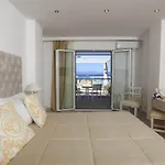 ホテル Cavomarina Beach- Adults Only